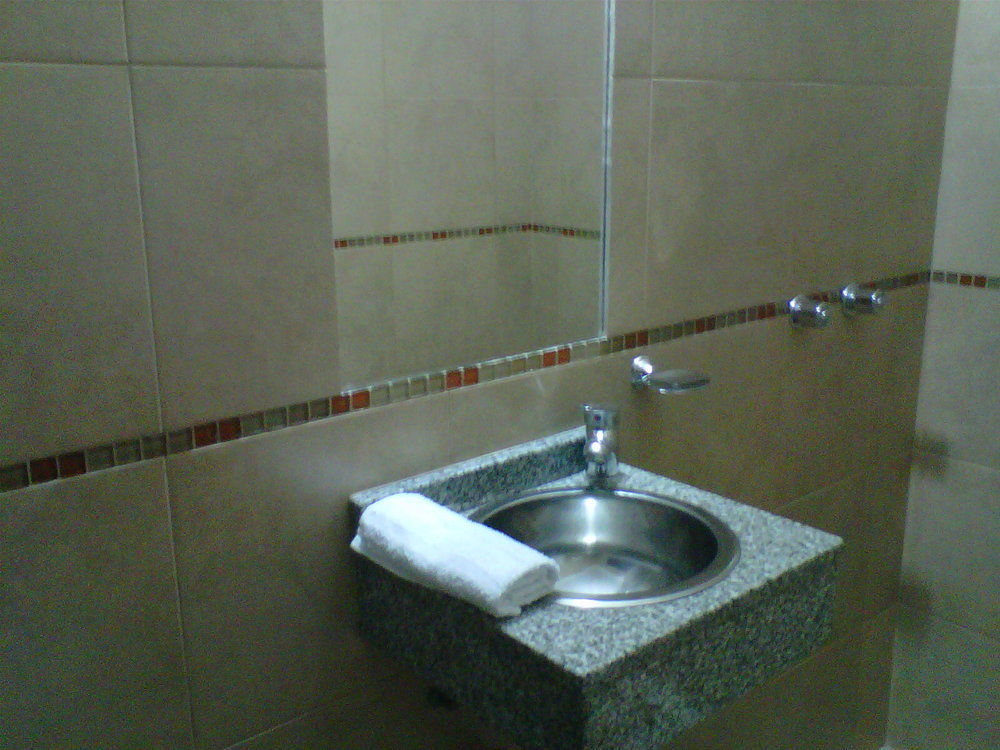 Hostal Meeting Point *